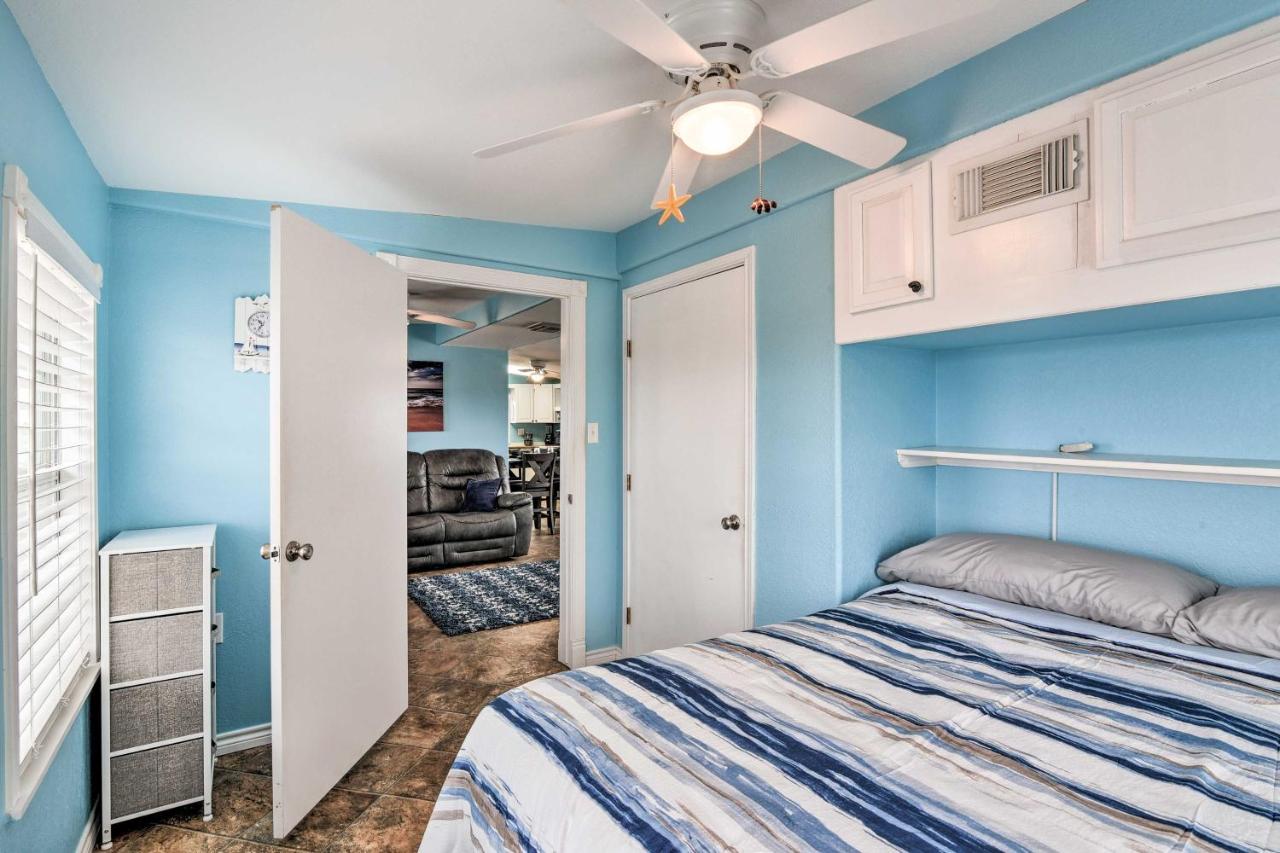 Surfside Beach Gem With Deck - 1 Block To Shore! Freeport Ngoại thất bức ảnh
