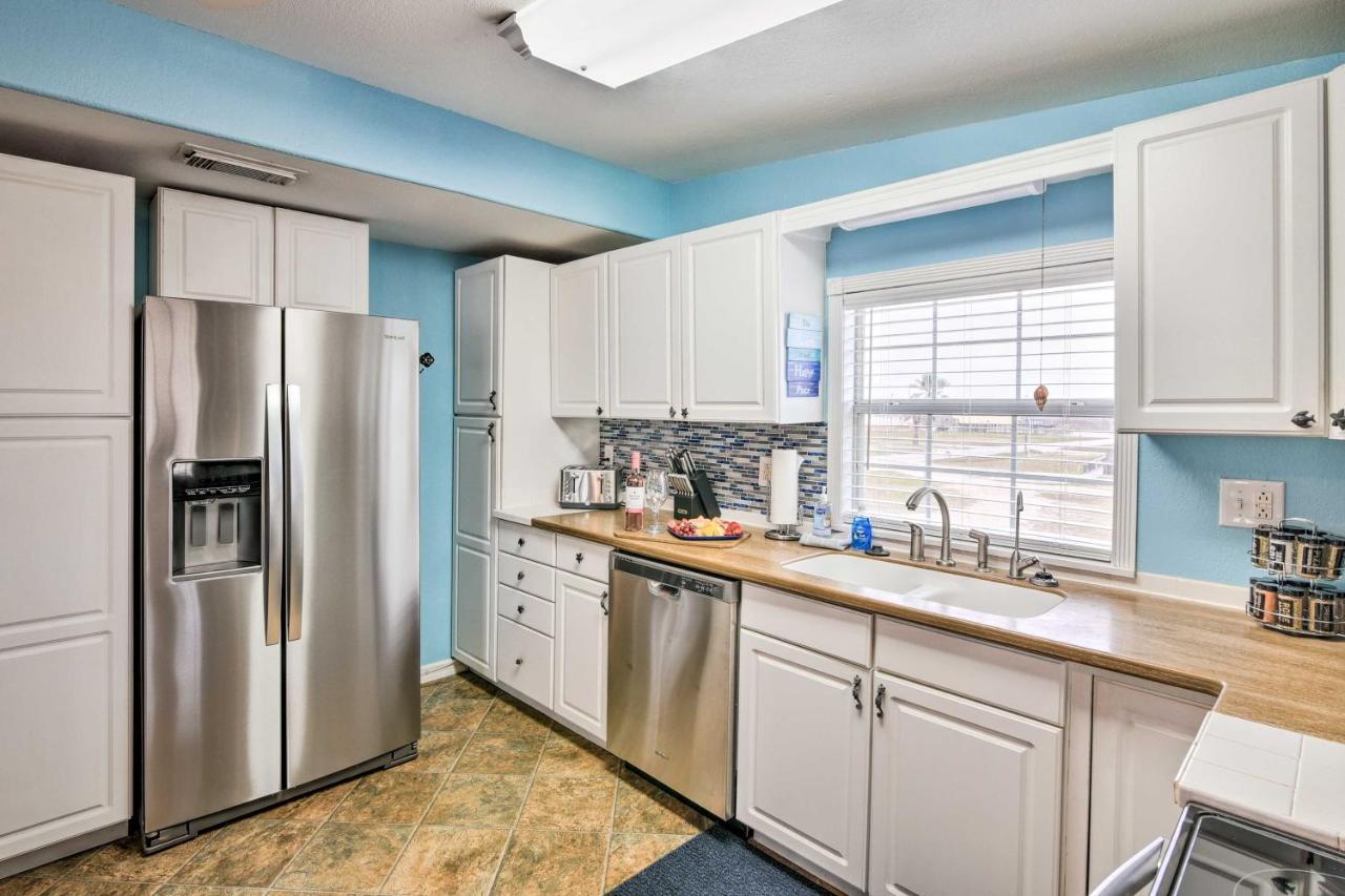 Surfside Beach Gem With Deck - 1 Block To Shore! Freeport Ngoại thất bức ảnh