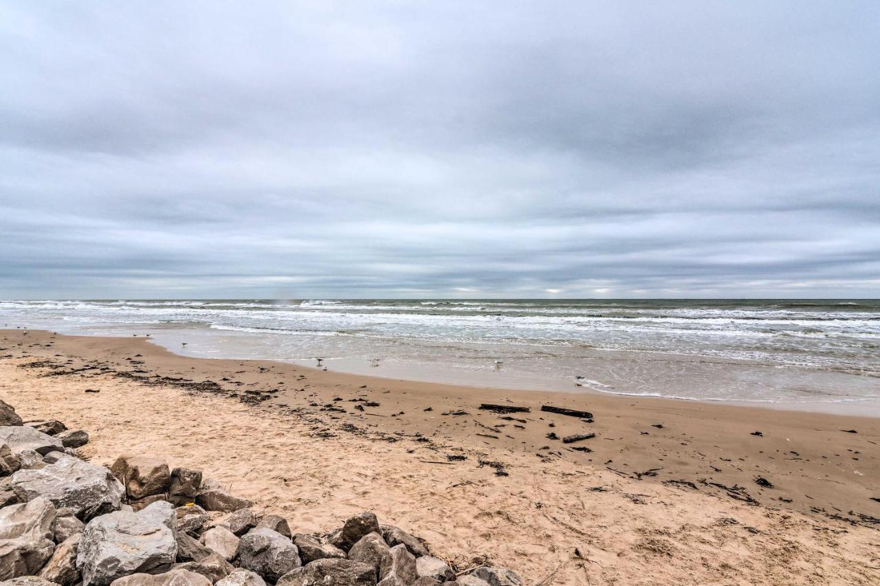 Surfside Beach Gem With Deck - 1 Block To Shore! Freeport Ngoại thất bức ảnh